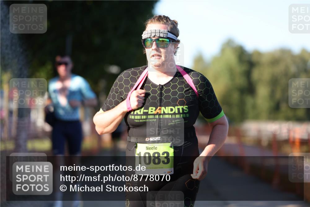 07.09.2025 - 19. Norderstedt Triathlon Michael Strokosch http://msf.ph/oto/8778070 07.09.2025 16:53:55 Laufen 390, 405, 1083 meine-sportfotos.de