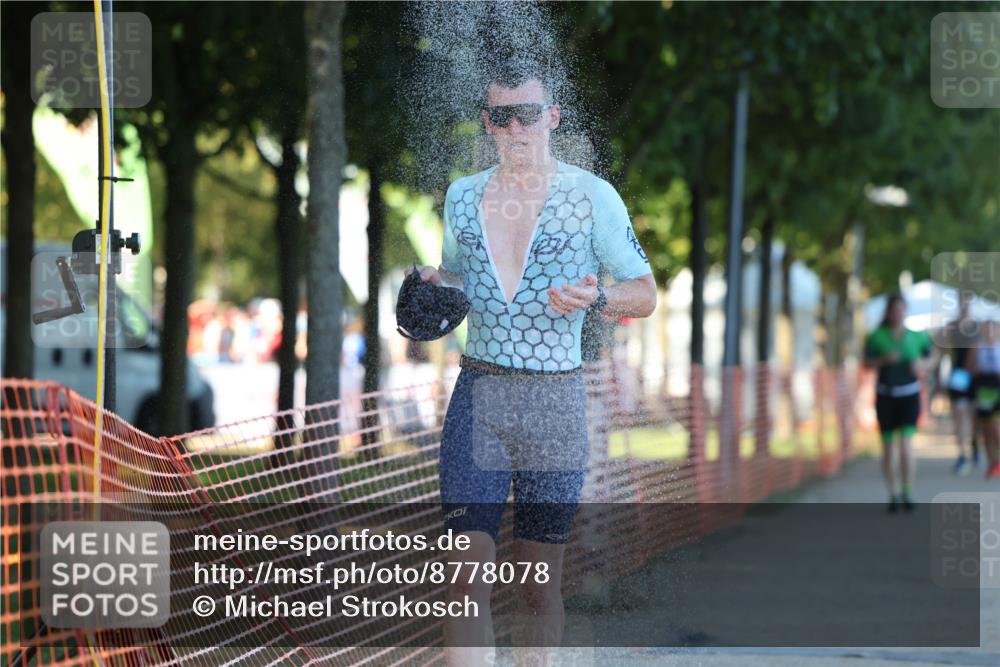 07.09.2025 - 19. Norderstedt Triathlon Michael Strokosch http://msf.ph/oto/8778078 07.09.2025 16:53:57 Laufen 390, 405, 466, 1083, 1104 meine-sportfotos.de