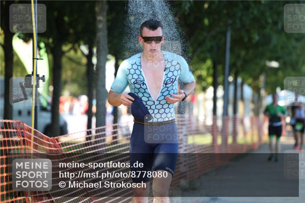07.09.2025 - 19. Norderstedt Triathlon Michael Strokosch http://msf.ph/oto/8778080 07.09.2025 16:53:57 Laufen 390, 405, 466, 1083, 1104 meine-sportfotos.de