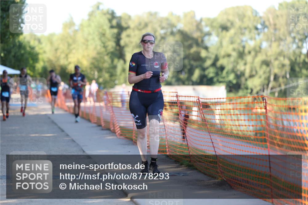07.09.2025 - 19. Norderstedt Triathlon Michael Strokosch http://msf.ph/oto/8778293 07.09.2025 16:54:42 Laufen 870, 1405, 1557 meine-sportfotos.de