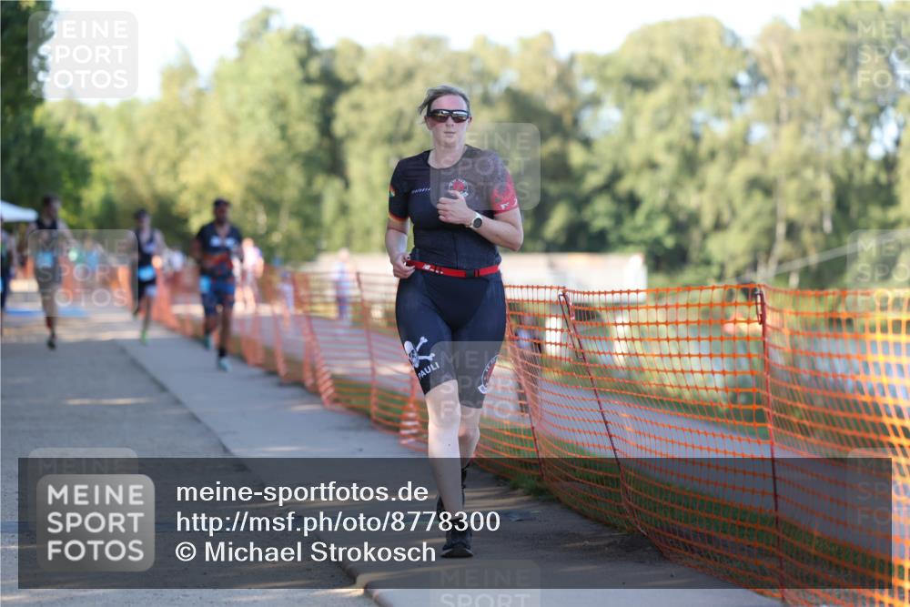 07.09.2025 - 19. Norderstedt Triathlon Michael Strokosch http://msf.ph/oto/8778300 07.09.2025 16:54:42 Laufen 870, 1405, 1557 meine-sportfotos.de