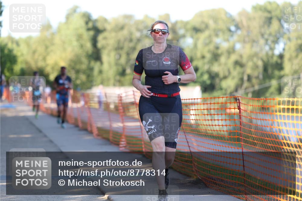07.09.2025 - 19. Norderstedt Triathlon Michael Strokosch http://msf.ph/oto/8778314 07.09.2025 16:54:43 Laufen 870, 1405, 1443, 1557 meine-sportfotos.de