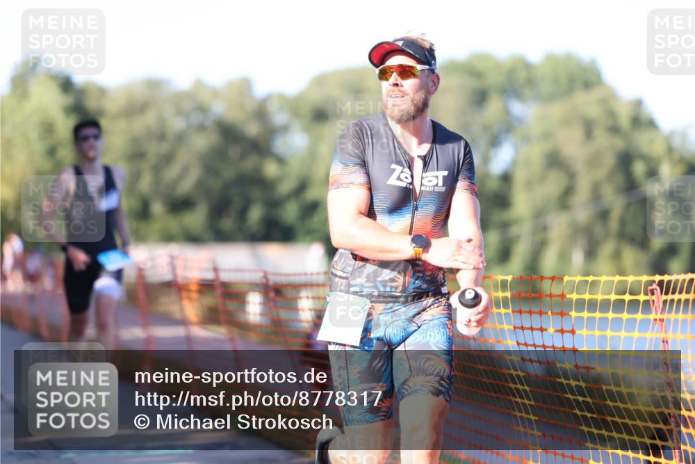 07.09.2025 - 19. Norderstedt Triathlon Michael Strokosch http://msf.ph/oto/8778317 07.09.2025 16:54:50 Laufen 870, 1411, 1443 meine-sportfotos.de