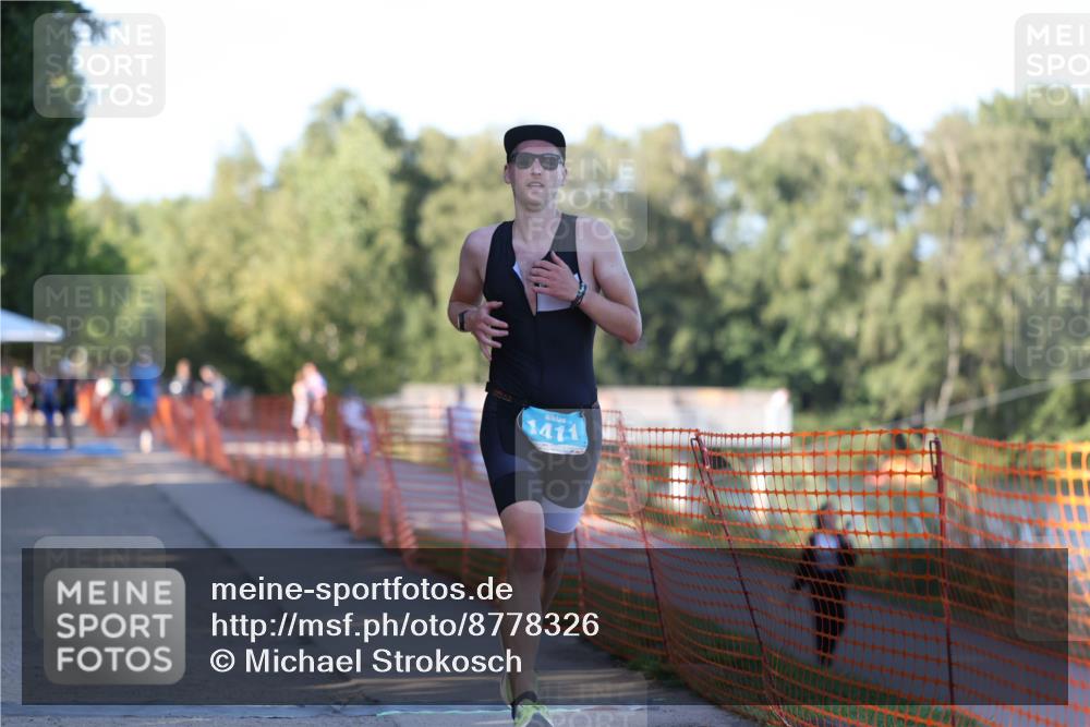 07.09.2025 - 19. Norderstedt Triathlon Michael Strokosch http://msf.ph/oto/8778326 07.09.2025 16:54:51 Laufen 870, 1411, 1443 meine-sportfotos.de
