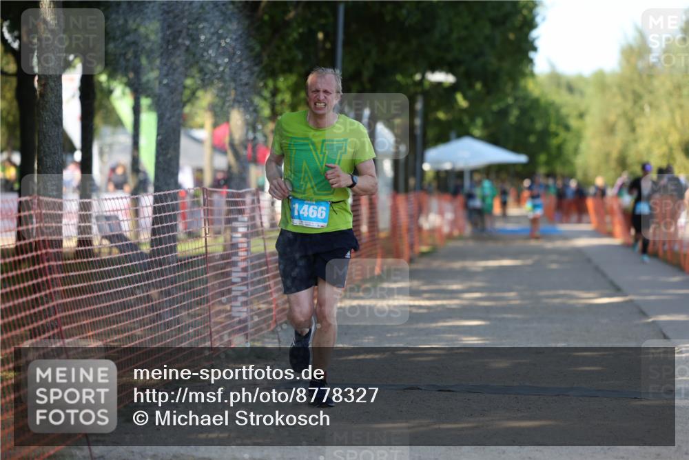07.09.2025 - 19. Norderstedt Triathlon Michael Strokosch http://msf.ph/oto/8778327 07.09.2025 15:54:33 Laufen 1466 meine-sportfotos.de