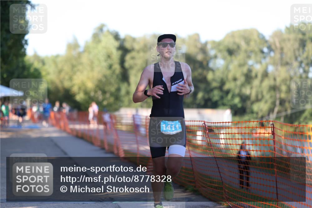 07.09.2025 - 19. Norderstedt Triathlon Michael Strokosch http://msf.ph/oto/8778328 07.09.2025 16:54:51 Laufen 870, 1411, 1443 meine-sportfotos.de