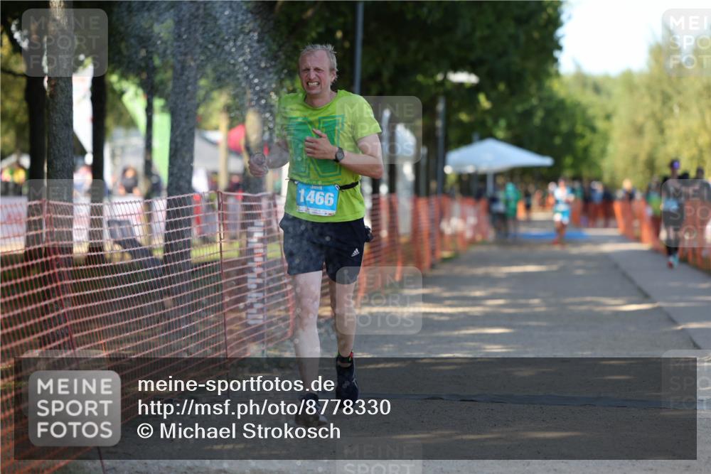 07.09.2025 - 19. Norderstedt Triathlon Michael Strokosch http://msf.ph/oto/8778330 07.09.2025 15:54:33 Laufen 1466 meine-sportfotos.de