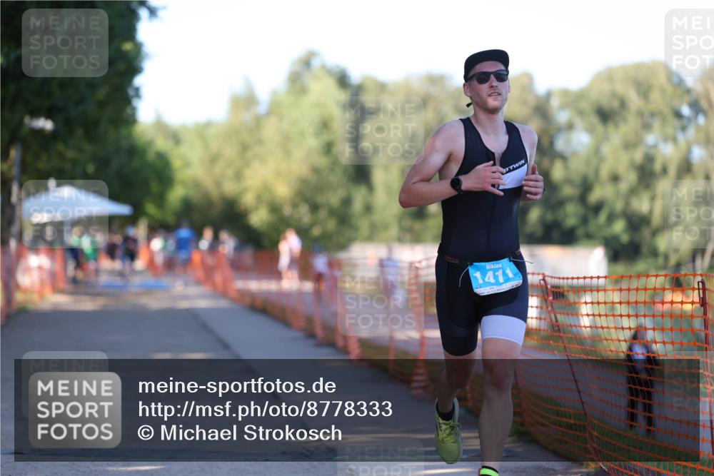 07.09.2025 - 19. Norderstedt Triathlon Michael Strokosch http://msf.ph/oto/8778333 07.09.2025 16:54:52 Laufen 870, 1411, 1443 meine-sportfotos.de