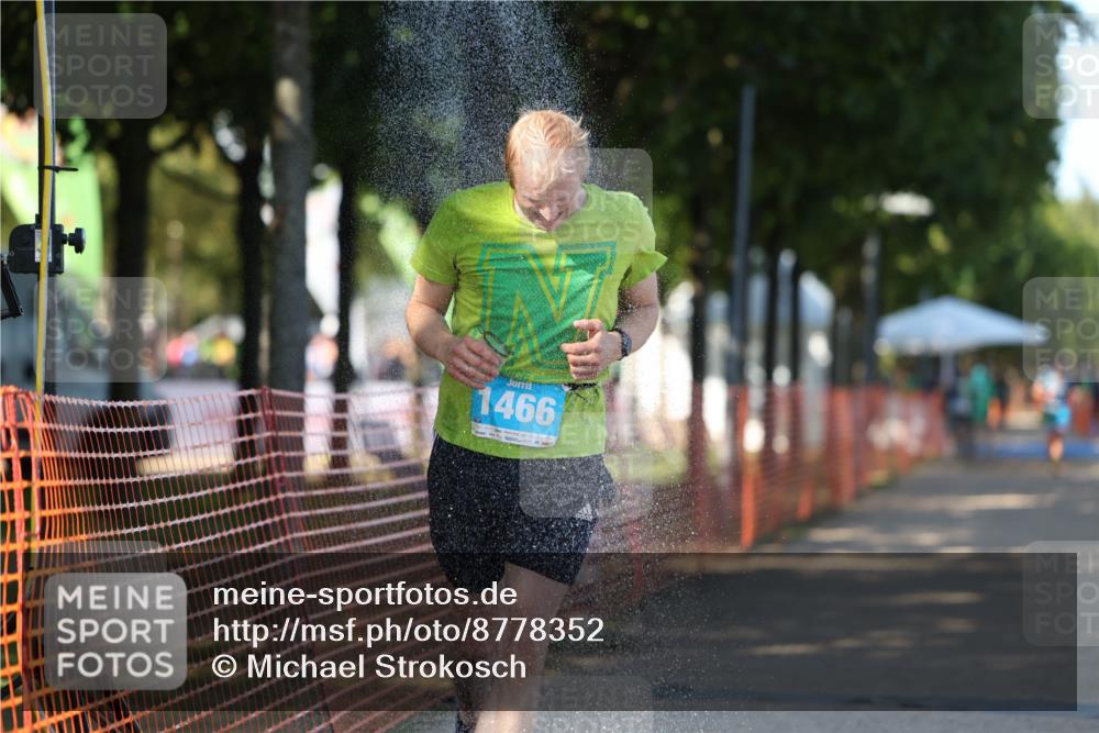 07.09.2025 - 19. Norderstedt Triathlon Michael Strokosch http://msf.ph/oto/8778352 07.09.2025 15:54:34 Laufen 1414, 1466 meine-sportfotos.de