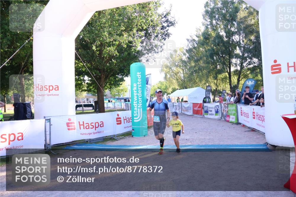 07.09.2025 - 19. Norderstedt Triathlon Zöllner http://msf.ph/oto/8778372 07.09.2025 17:20:45 Ziel 916 meine-sportfotos.de