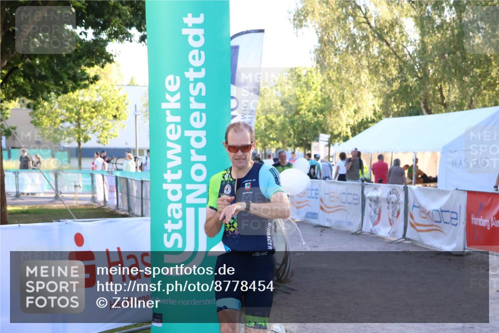 07.09.2025 - 19. Norderstedt Triathlon Zöllner http://msf.ph/oto/8778454 07.09.2025 17:22:16 Ziel 923 meine-sportfotos.de