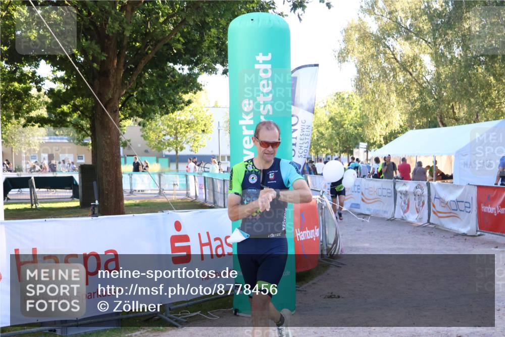 07.09.2025 - 19. Norderstedt Triathlon Zöllner http://msf.ph/oto/8778456 07.09.2025 17:22:16 Ziel 923 meine-sportfotos.de