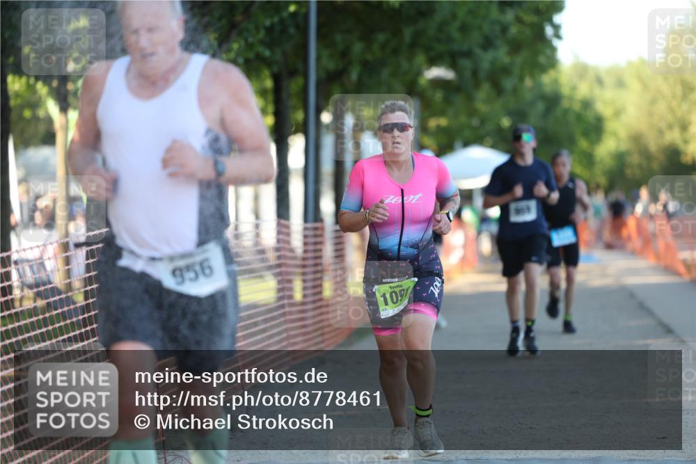 07.09.2025 - 19. Norderstedt Triathlon Michael Strokosch http://msf.ph/oto/8778461 07.09.2025 16:58:13 Laufen 955, 1091, 1410 meine-sportfotos.de