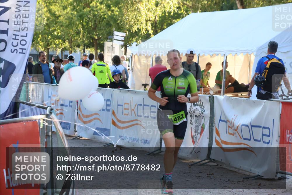 07.09.2025 - 19. Norderstedt Triathlon Zöllner http://msf.ph/oto/8778482 07.09.2025 17:22:19 Ziel 923, 1482 meine-sportfotos.de