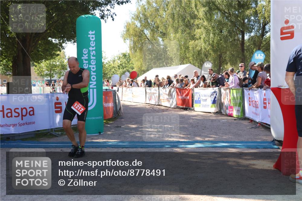 07.09.2025 - 19. Norderstedt Triathlon Zöllner http://msf.ph/oto/8778491 07.09.2025 12:29:51 Ziel 1217 meine-sportfotos.de