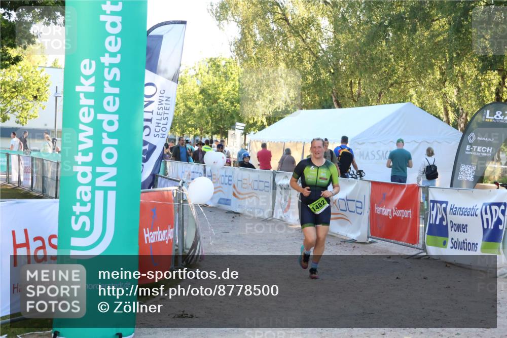 07.09.2025 - 19. Norderstedt Triathlon Zöllner http://msf.ph/oto/8778500 07.09.2025 17:22:20 Ziel 923, 1482 meine-sportfotos.de