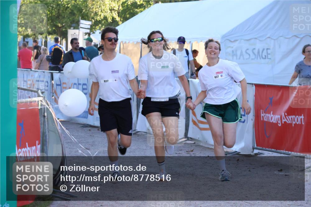 07.09.2025 - 19. Norderstedt Triathlon Zöllner http://msf.ph/oto/8778516 07.09.2025 17:22:32 Ziel 937 meine-sportfotos.de