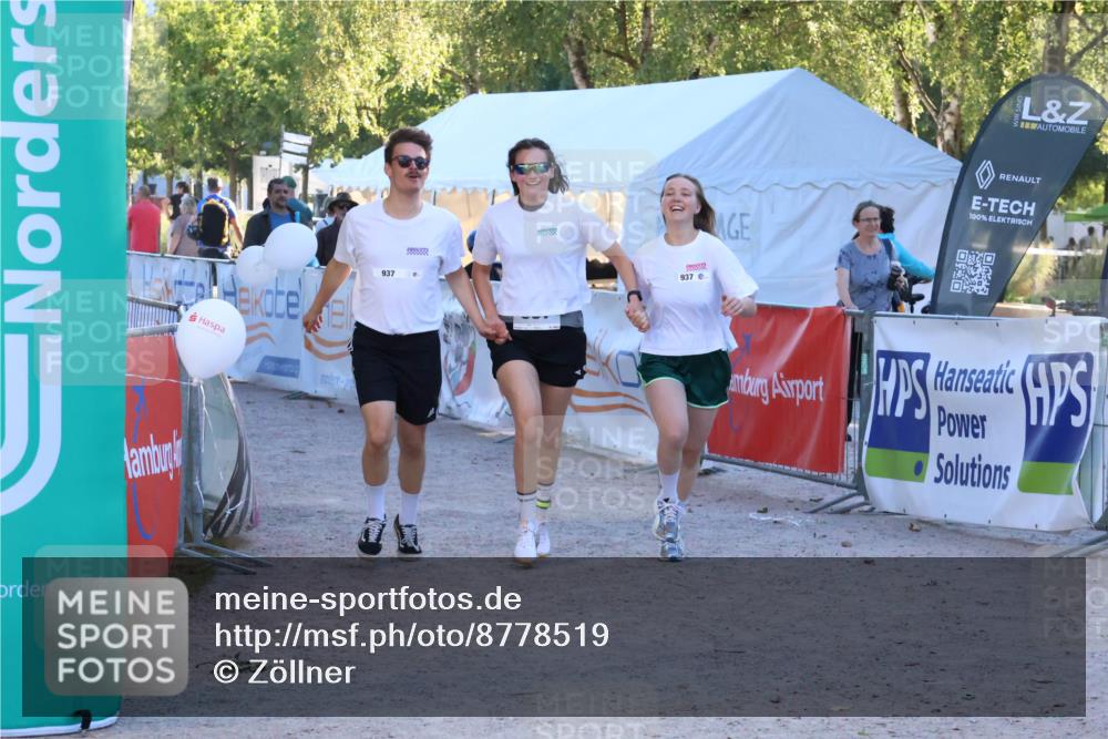 07.09.2025 - 19. Norderstedt Triathlon Zöllner http://msf.ph/oto/8778519 07.09.2025 17:22:33 Ziel 937 meine-sportfotos.de