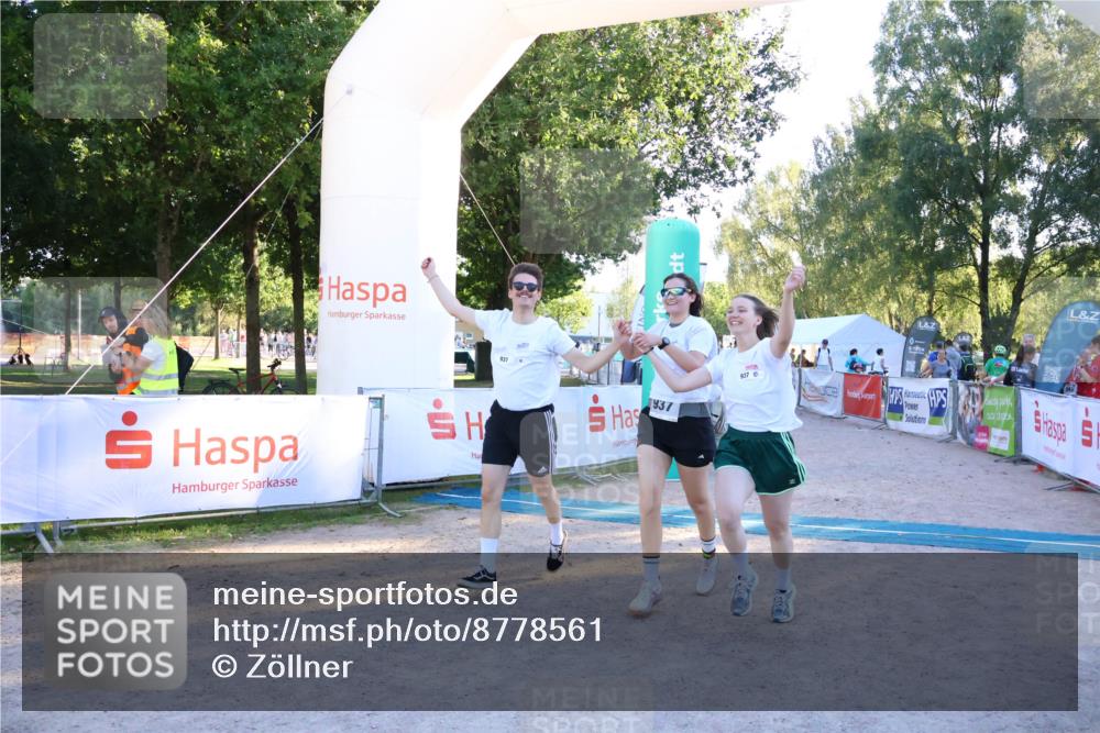 07.09.2025 - 19. Norderstedt Triathlon Zöllner http://msf.ph/oto/8778561 07.09.2025 17:22:35 Ziel 937 meine-sportfotos.de