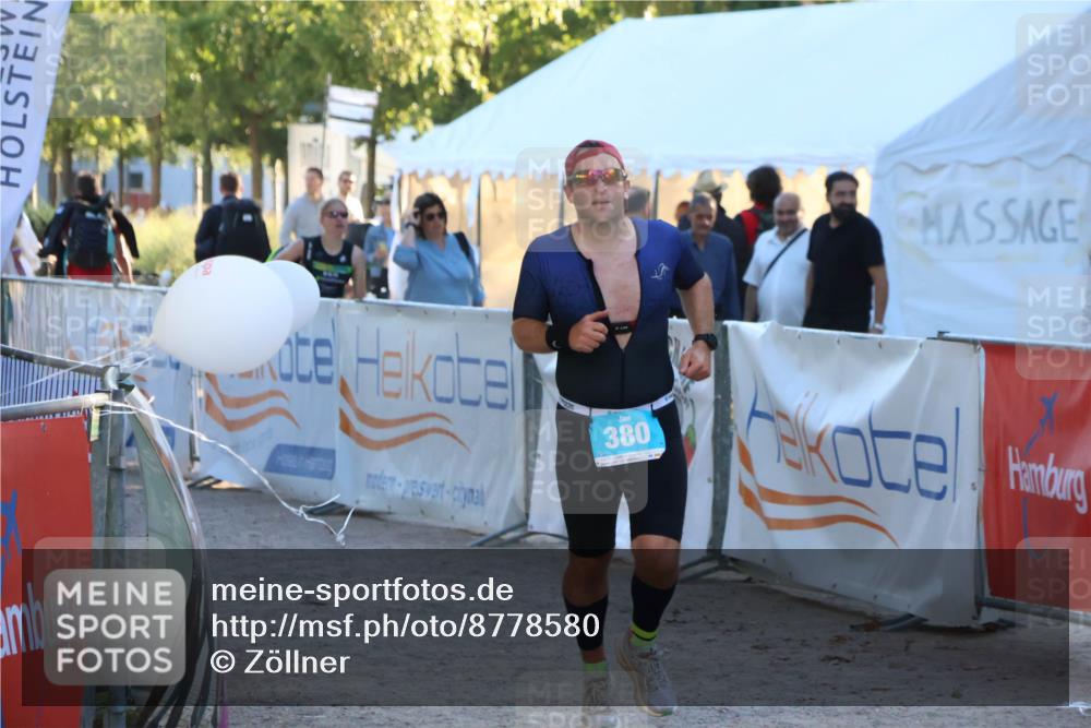 07.09.2025 - 19. Norderstedt Triathlon Zöllner http://msf.ph/oto/8778580 07.09.2025 17:23:48 Ziel 380 meine-sportfotos.de