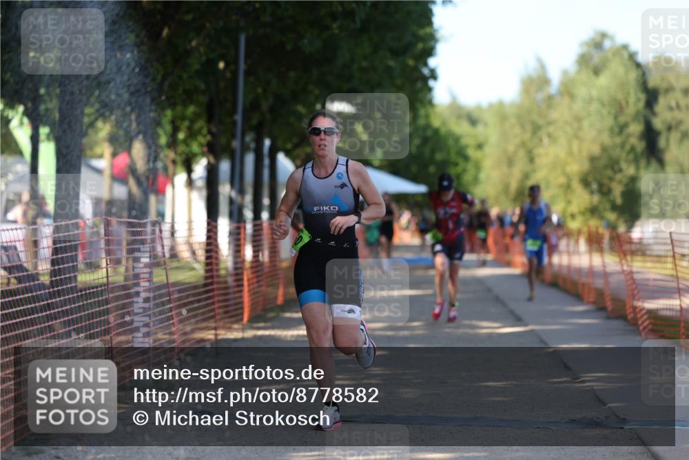 07.09.2025 - 19. Norderstedt Triathlon Michael Strokosch http://msf.ph/oto/8778582 07.09.2025 15:55:22 Laufen 439, 443, 450, 1510 meine-sportfotos.de