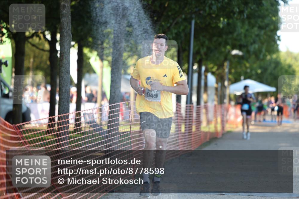 07.09.2025 - 19. Norderstedt Triathlon Michael Strokosch http://msf.ph/oto/8778598 07.09.2025 16:58:52 Laufen 945 meine-sportfotos.de
