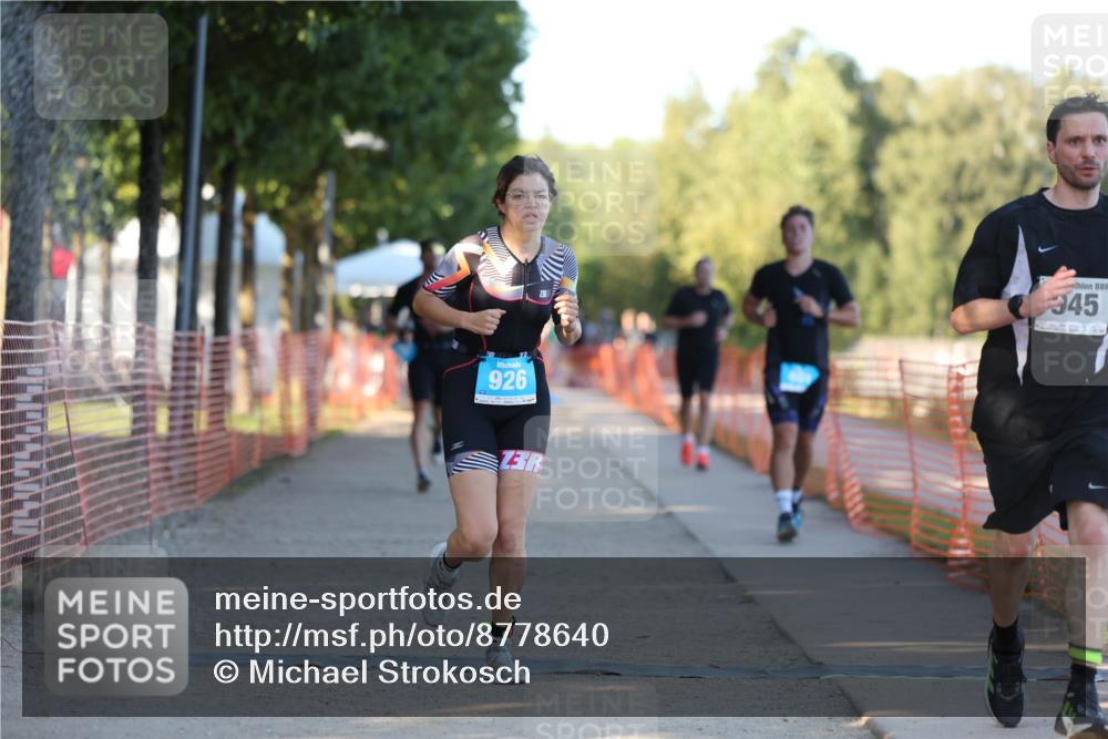 07.09.2025 - 19. Norderstedt Triathlon Michael Strokosch http://msf.ph/oto/8778640 07.09.2025 16:59:00 Laufen 401, 866, 926, 945, 1413 meine-sportfotos.de