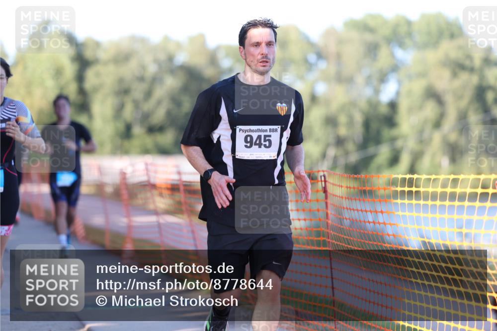 07.09.2025 - 19. Norderstedt Triathlon Michael Strokosch http://msf.ph/oto/8778644 07.09.2025 16:59:01 Laufen 401, 866, 926, 945, 1413 meine-sportfotos.de