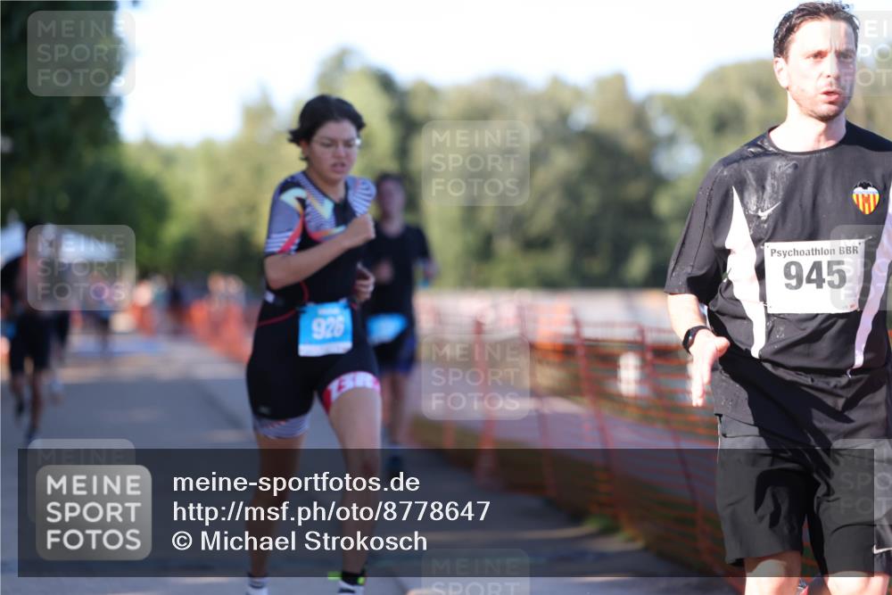 07.09.2025 - 19. Norderstedt Triathlon Michael Strokosch http://msf.ph/oto/8778647 07.09.2025 16:59:01 Laufen 401, 866, 926, 945, 1413 meine-sportfotos.de