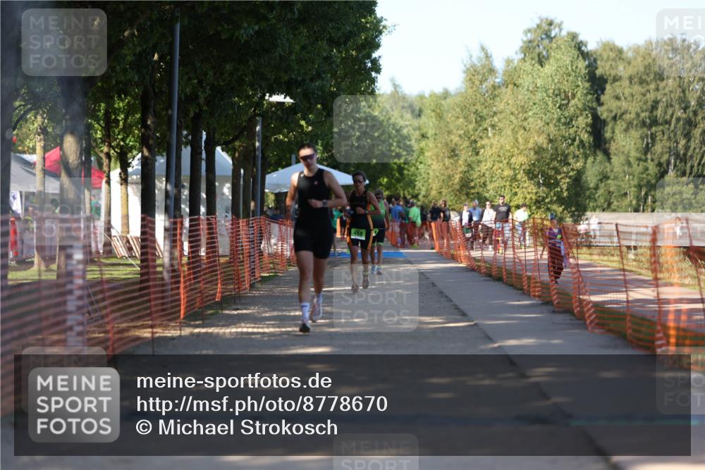 07.09.2025 - 19. Norderstedt Triathlon Michael Strokosch http://msf.ph/oto/8778670 07.09.2025 15:55:32 Laufen 458, 1453, 1510 meine-sportfotos.de