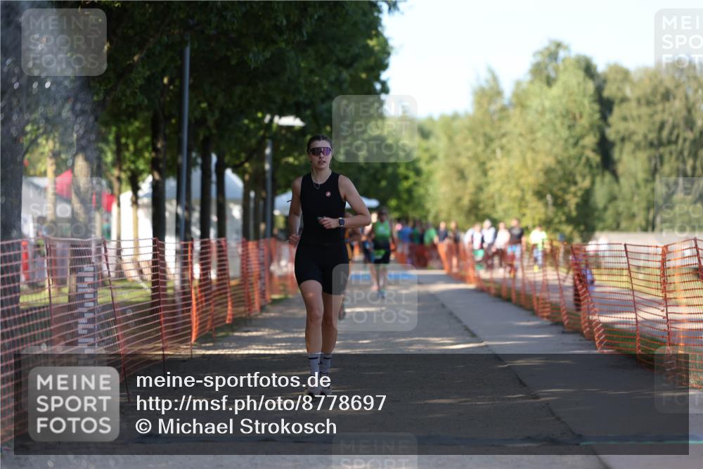 07.09.2025 - 19. Norderstedt Triathlon Michael Strokosch http://msf.ph/oto/8778697 07.09.2025 15:55:34 Laufen 458, 1453 meine-sportfotos.de
