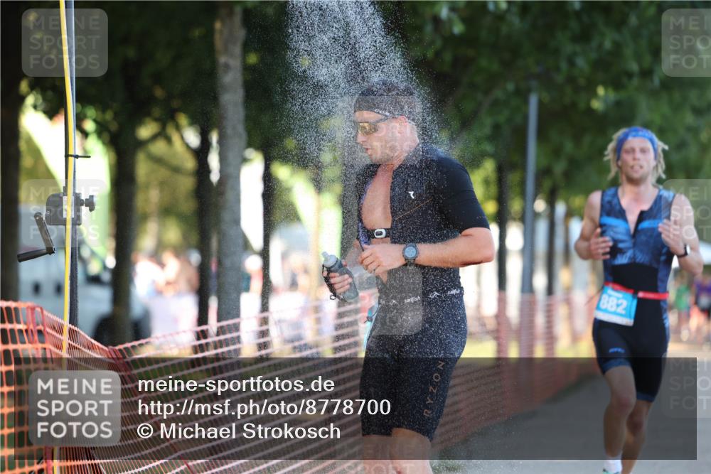 07.09.2025 - 19. Norderstedt Triathlon Michael Strokosch http://msf.ph/oto/8778700 07.09.2025 16:59:06 Laufen 401, 866, 1413 meine-sportfotos.de