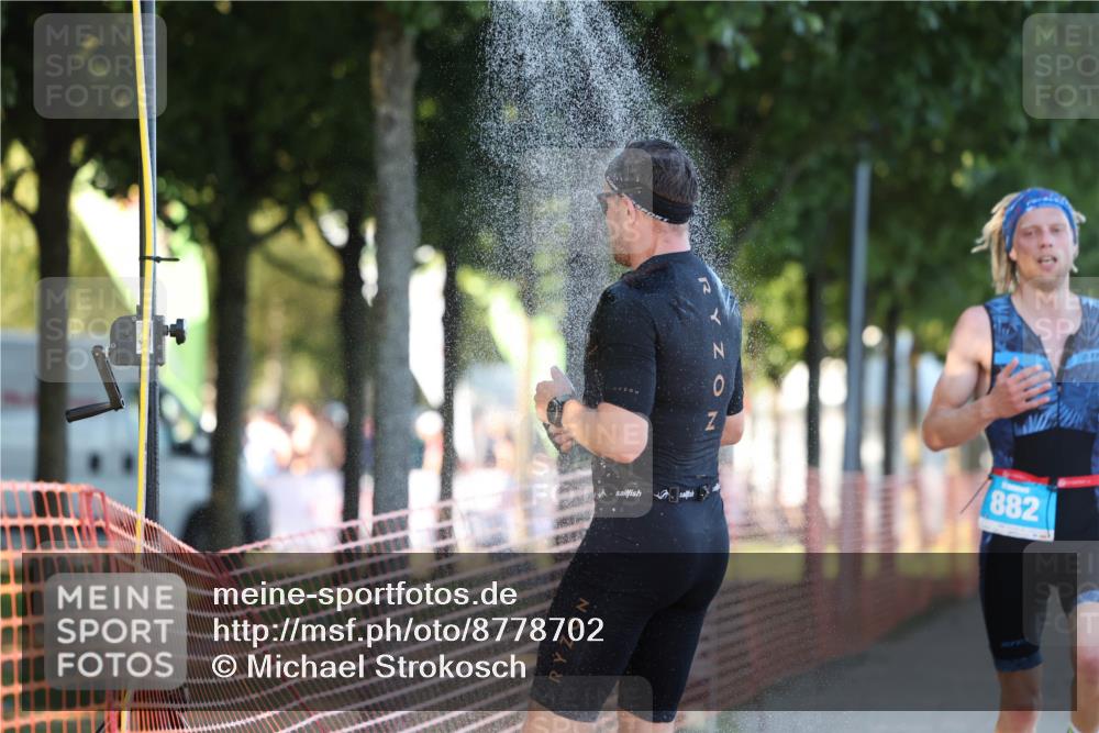 07.09.2025 - 19. Norderstedt Triathlon Michael Strokosch http://msf.ph/oto/8778702 07.09.2025 16:59:07 Laufen 401, 866, 1413 meine-sportfotos.de