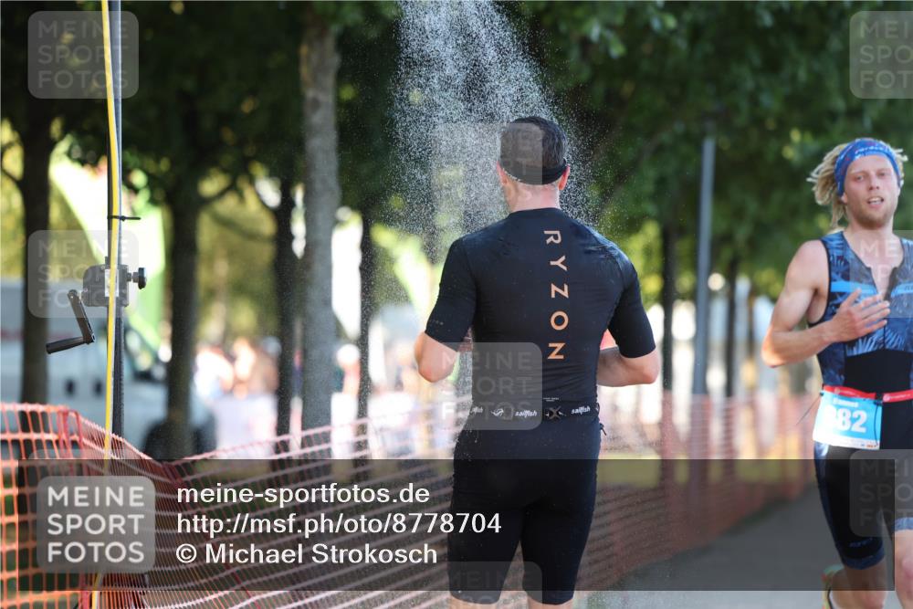 07.09.2025 - 19. Norderstedt Triathlon Michael Strokosch http://msf.ph/oto/8778704 07.09.2025 16:59:07 Laufen 401, 866, 1413 meine-sportfotos.de