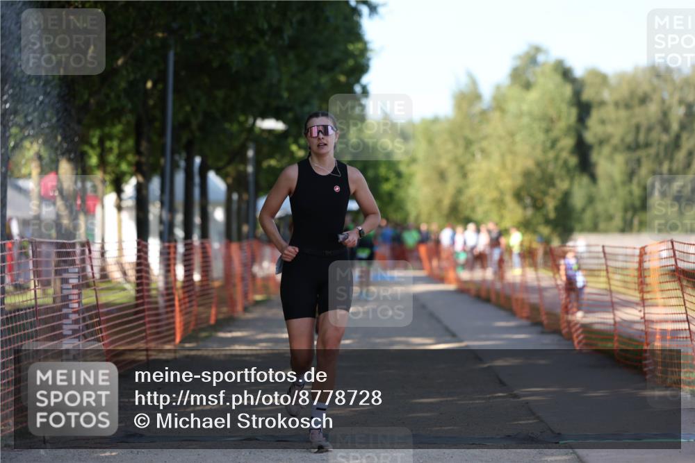 07.09.2025 - 19. Norderstedt Triathlon Michael Strokosch http://msf.ph/oto/8778728 07.09.2025 15:55:35 Laufen 458, 1453 meine-sportfotos.de