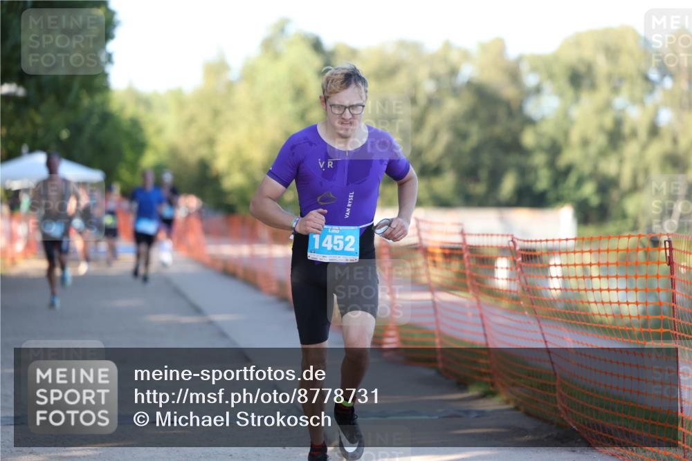 07.09.2025 - 19. Norderstedt Triathlon Michael Strokosch http://msf.ph/oto/8778731 07.09.2025 16:59:19 Laufen 1452 meine-sportfotos.de