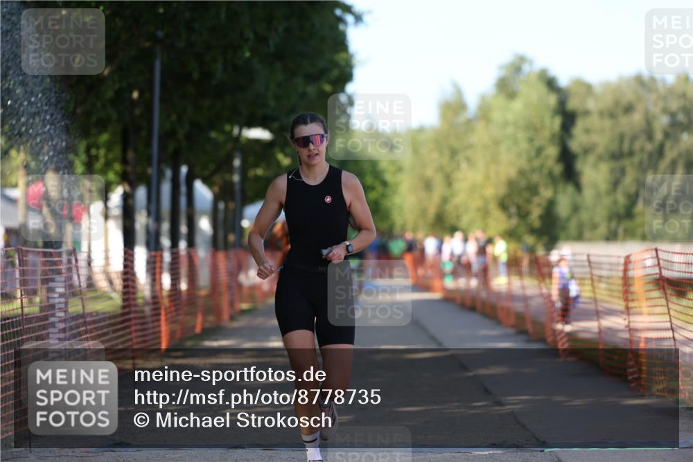 07.09.2025 - 19. Norderstedt Triathlon Michael Strokosch http://msf.ph/oto/8778735 07.09.2025 15:55:35 Laufen 458, 1453 meine-sportfotos.de