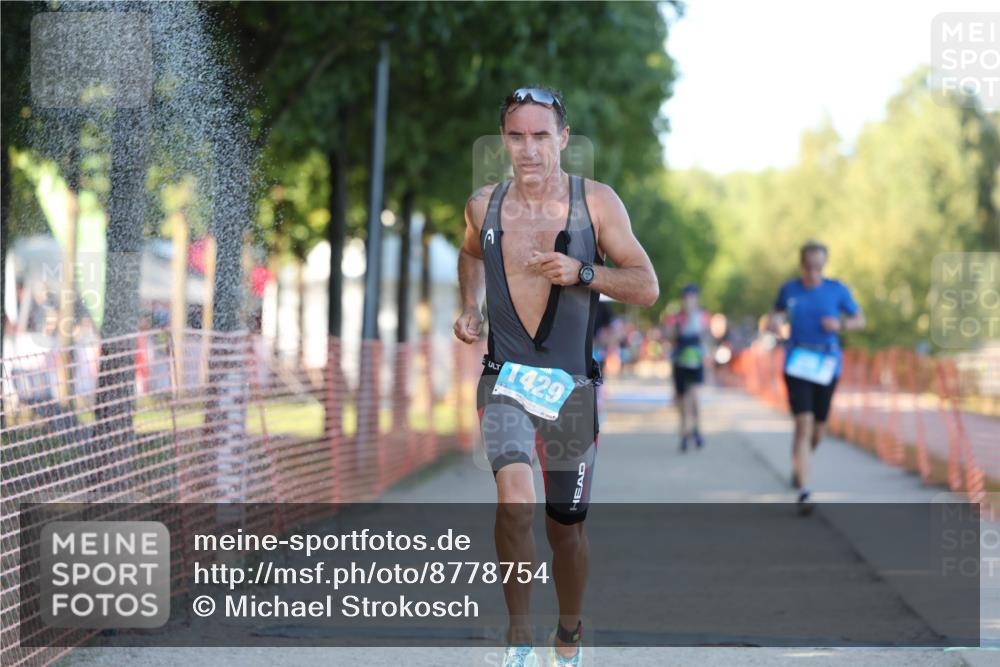 07.09.2025 - 19. Norderstedt Triathlon Michael Strokosch http://msf.ph/oto/8778754 07.09.2025 16:59:24 Laufen 890, 1045, 1568 meine-sportfotos.de