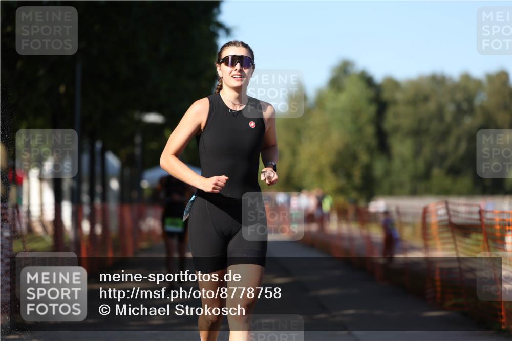 07.09.2025 - 19. Norderstedt Triathlon Michael Strokosch http://msf.ph/oto/8778758 07.09.2025 15:55:36 Laufen 458, 1453 meine-sportfotos.de