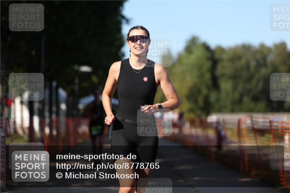 07.09.2025 - 19. Norderstedt Triathlon Michael Strokosch http://msf.ph/oto/8778765 07.09.2025 15:55:36 Laufen 458, 1453 meine-sportfotos.de
