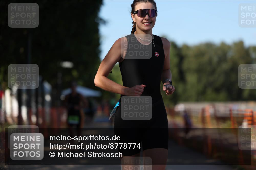 07.09.2025 - 19. Norderstedt Triathlon Michael Strokosch http://msf.ph/oto/8778774 07.09.2025 15:55:37 Laufen 458, 1453 meine-sportfotos.de