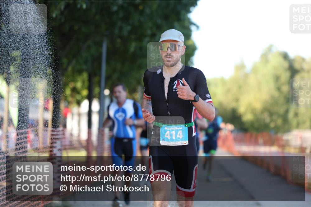 07.09.2025 - 19. Norderstedt Triathlon Michael Strokosch http://msf.ph/oto/8778796 07.09.2025 16:59:29 Laufen 890, 923, 1045, 1568 meine-sportfotos.de