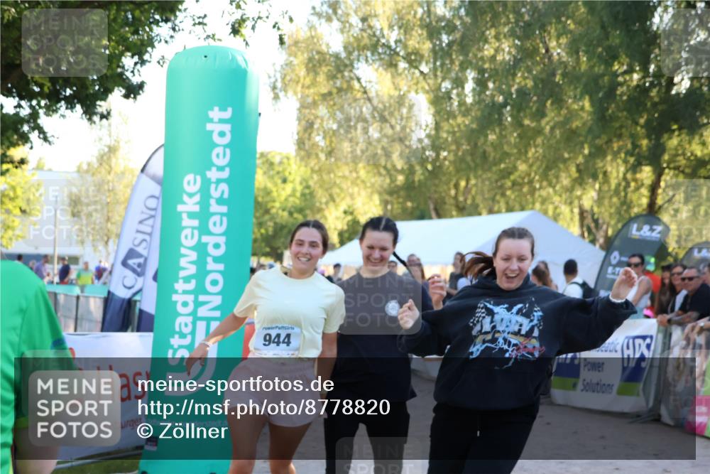 07.09.2025 - 19. Norderstedt Triathlon Zöllner http://msf.ph/oto/8778820 07.09.2025 17:26:08 Ziel 871, 944, 1464 meine-sportfotos.de