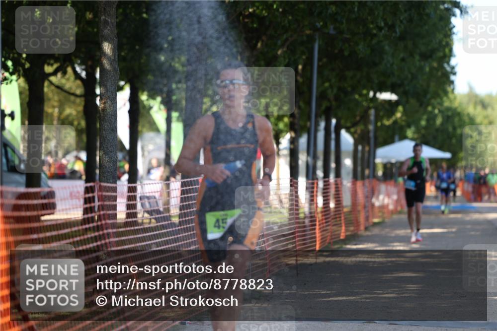 07.09.2025 - 19. Norderstedt Triathlon Michael Strokosch http://msf.ph/oto/8778823 07.09.2025 15:55:40 Laufen 458, 1453 meine-sportfotos.de