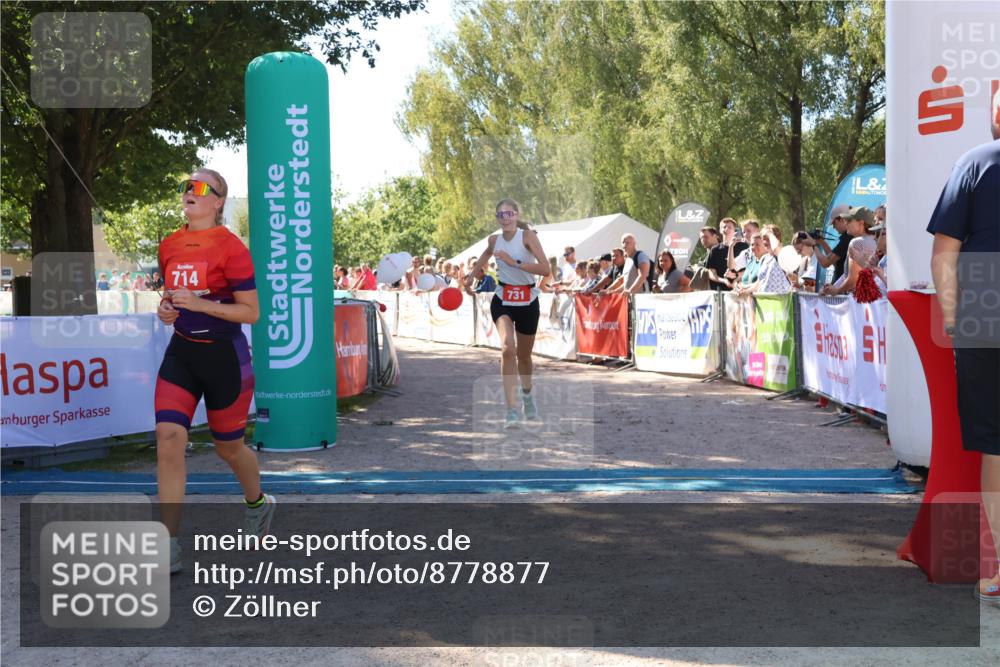 07.09.2025 - 19. Norderstedt Triathlon Zöllner http://msf.ph/oto/8778877 07.09.2025 12:33:59 Ziel 714, 731 meine-sportfotos.de