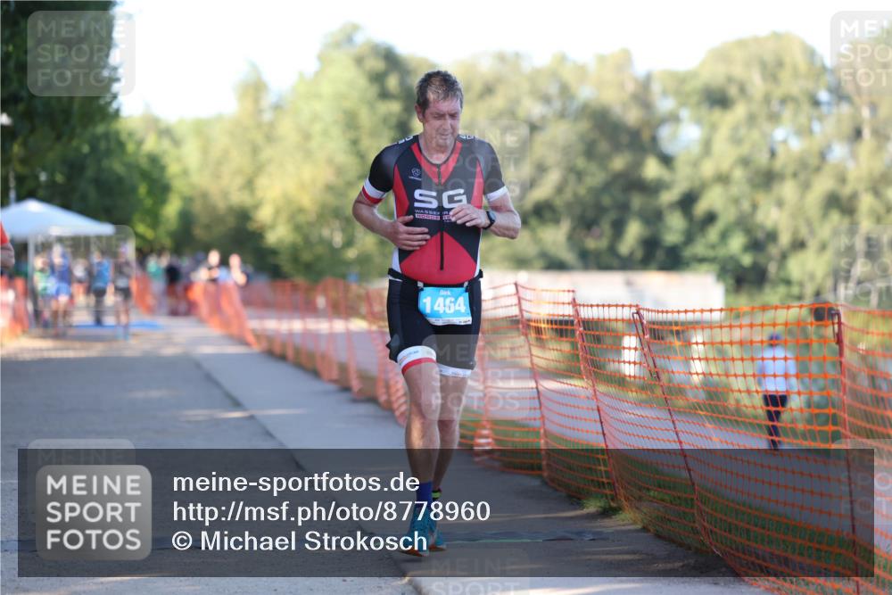 07.09.2025 - 19. Norderstedt Triathlon Michael Strokosch http://msf.ph/oto/8778960 07.09.2025 17:00:07 Laufen 412, 1423, 1464 meine-sportfotos.de