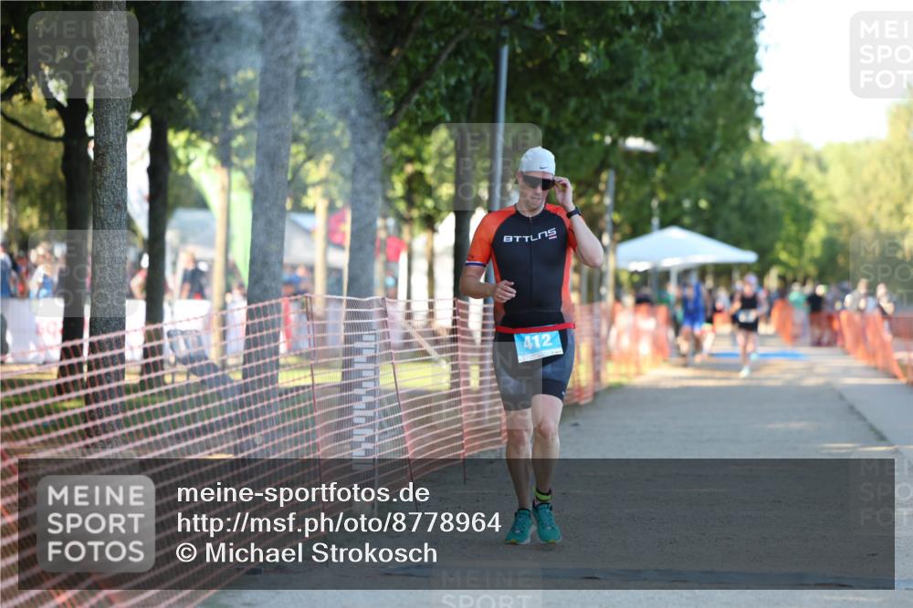 07.09.2025 - 19. Norderstedt Triathlon Michael Strokosch http://msf.ph/oto/8778964 07.09.2025 17:00:08 Laufen 412, 1423, 1464 meine-sportfotos.de