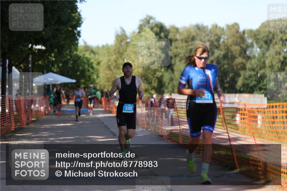 07.09.2025 - 19. Norderstedt Triathlon Michael Strokosch http://msf.ph/oto/8778983 07.09.2025 15:55:59 Laufen 395, 1447 meine-sportfotos.de