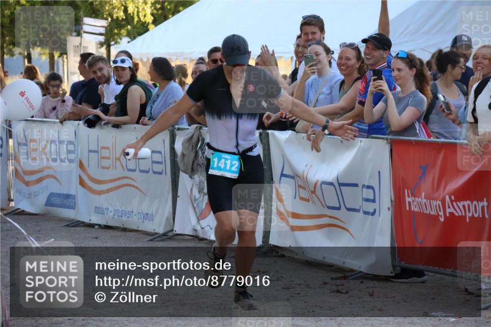 07.09.2025 - 19. Norderstedt Triathlon Zöllner http://msf.ph/oto/8779016 07.09.2025 17:28:50 Ziel 1412 meine-sportfotos.de