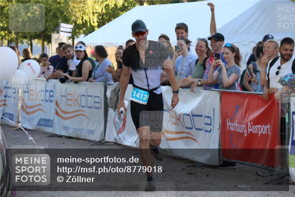 07.09.2025 - 19. Norderstedt Triathlon Zöllner http://msf.ph/oto/8779018 07.09.2025 17:28:50 Ziel 1412 meine-sportfotos.de